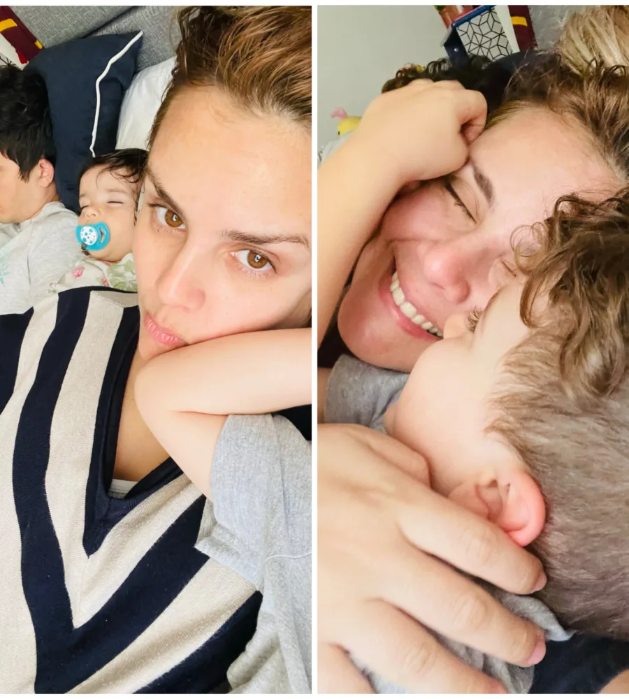 Contraste emocional - Mamá exhausta vs. Mamá feliz abrazando a sus hijos